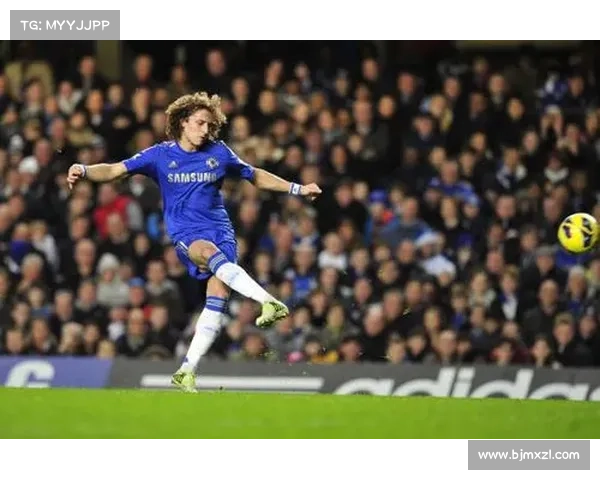 大卫路易斯常踢位置解析与其在场上的角色作用分析