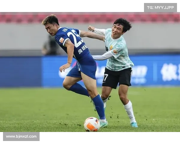 如何全面分析武汉长江与三镇比赛中的战术执行与球员表现